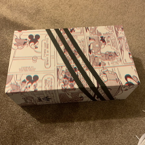 Disney x Stan Smith “Mickey Mouse Comic Strip” - Size 10 mens shoe - Picture 6 of 13